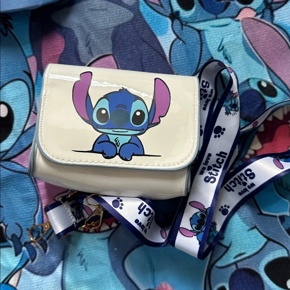 Nwt LILO and Stitch Themed 5 piece Accessories Set
